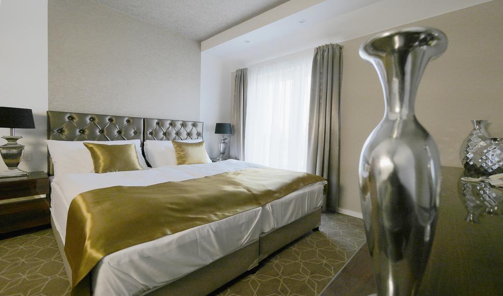Hotel Merops Meszaros Szekszard Bilik gambar